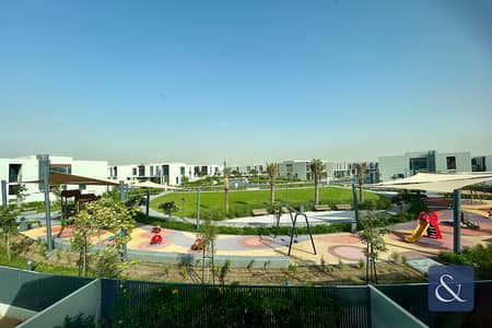4 Bedroom Villa for Sale in Dubailand, Dubai - Golf Feature | Garden Single  Row |  4 Beds