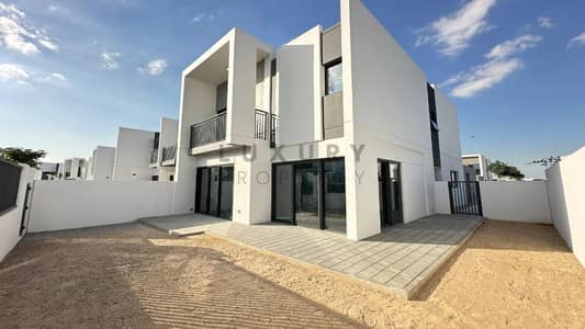 4 Bedroom Townhouse for Rent in Dubailand, Dubai - Corner Unit | Vacant Townhouse | Brand New