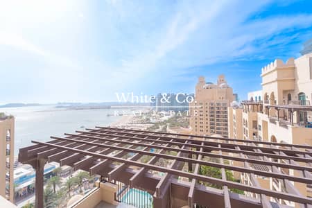 4 Bedroom Penthouse for Rent in Palm Jumeirah, Dubai - 4 Bed + Maid | Private Pool | Spacious
