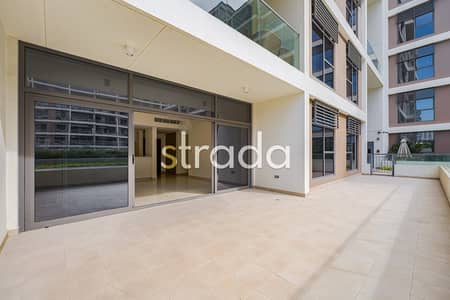 2 Bedroom Apartment for Sale in Dubai Hills Estate, Dubai - Large Terrace | Vacant On Transfer | Park View