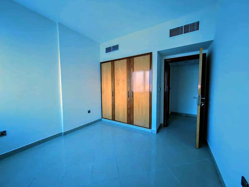 2bhk Central ac flat with built in wardrobe available for rent