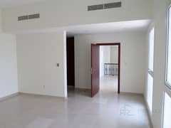 Spacious 5BR Villa | Resale | Vacant on transfer