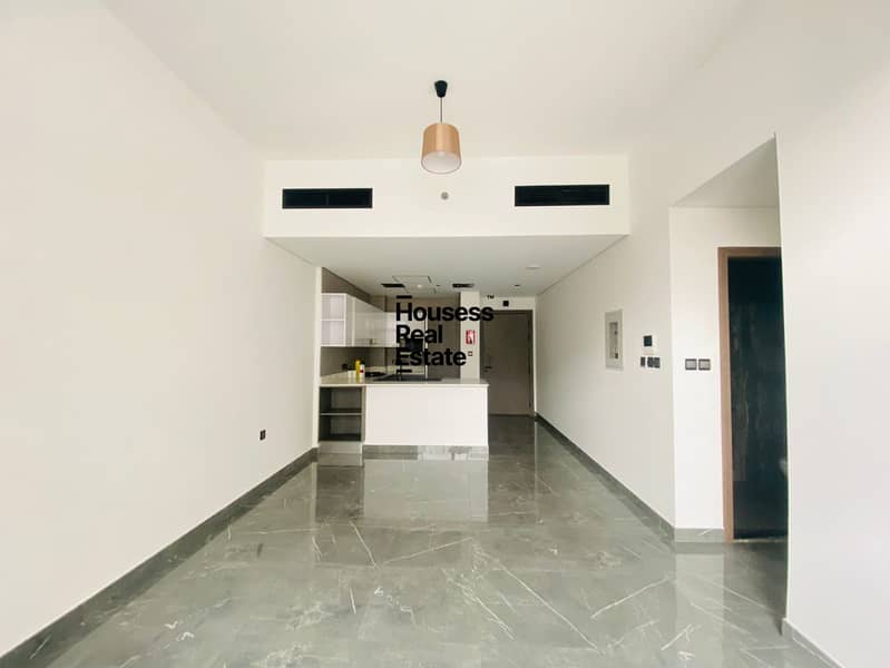 Luxury 1BR | Fitted Kitchen | Vacant