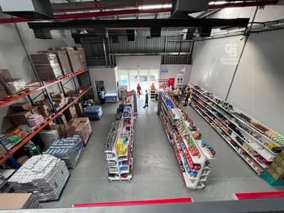 Warehouse for Rent in Al Quoz, Dubai - Fully fitted Warehouse for Retail | Food stuff