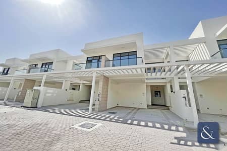 3 Bedroom Townhouse for Sale in DAMAC Hills, Dubai - High ROI | Park View | Multiple Options