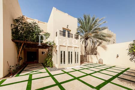 6 Bedroom Villa for Rent in The Meadows, Dubai - Exclusive | Full lake view | Easy to View