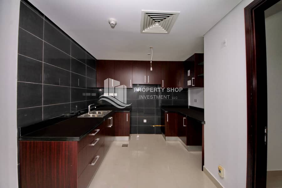 15 2-br-apartment-abu-dhabi-al-reem-island-marina-square-mag-5-residences-kitchen. JPG
