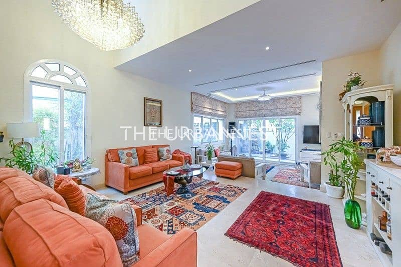 EXCLUSIVE | Bright and Modern | Custom 5 BHK |Pool
