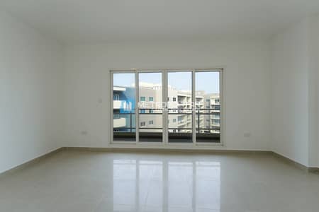 2 Bedroom Flat for Sale in Al Reef, Abu Dhabi - Captivating 2BR | Vacant | Community View