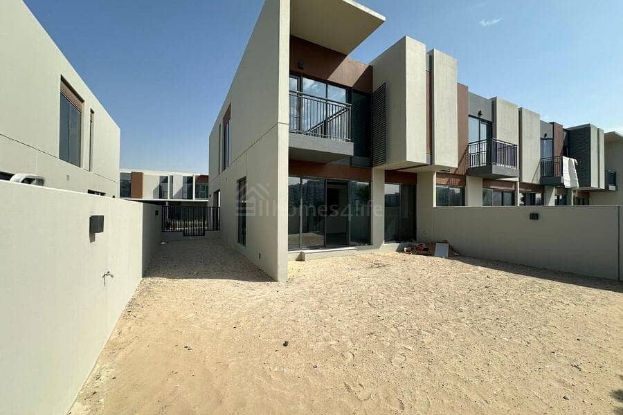 تاون هاوس في تشيري وودز،دبي لاند 4 غرف 3649999 درهم - 8748280