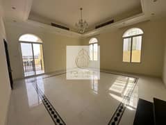 READY TO MOVE IN | STUNNING AND LUXURIOUS VILLA | PRIME LOCATION