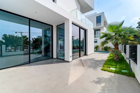 5 Bedroom Villa for Rent in Al Barari, Dubai - Lagoon Facing|Spacious Layout|Luxurious Villa