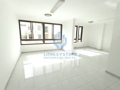 3 Bedroom Flat for Rent in Central District, Al Ain - CENTRAL FREE AC | BALCONY | ELEVATOR | 24/7 SECURITY | PRIME LOCATION IN TOWN CENTER AL AIN