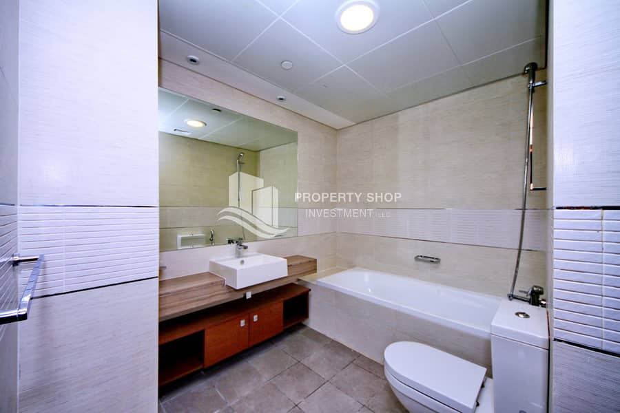 11 2-bedroom-al-reem-island-shams-abu-dhabi-gate-tower-2-master-bathroom-1. JPG