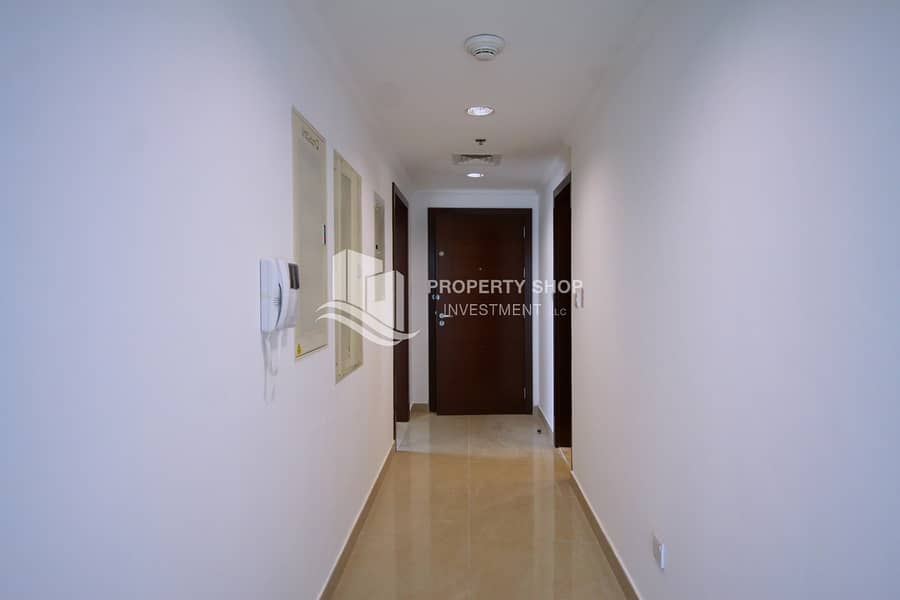 8 2-bedroom-apartment-al-reem-island-shams-abu-dhabi-sea-view-tower-foyer. JPG