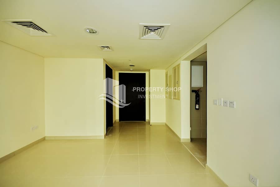 2 2-bedroom-apartment-al-reem-island-marina-square-bay-view-foyer. JPG