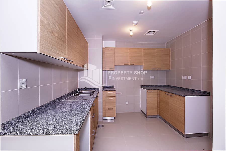 4 3-bedroom-apartment-al-reem-island-city-of-lights-marina-bay-kitchen. JPG
