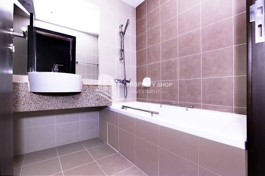 10 3-bedroom-apartment-al-reem-island-city-of-lights-marina-bay-bathroom-2. JPG