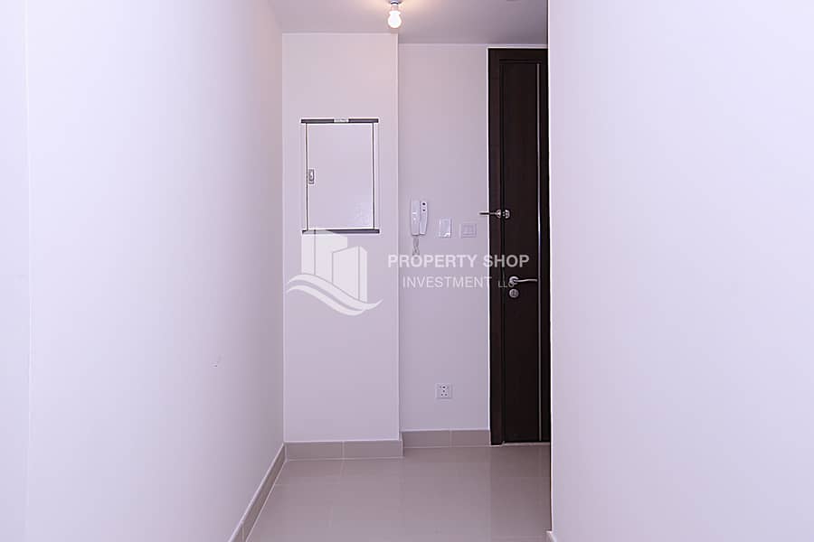 11 2-bedroom-apartment-al-reem-island-city-of-lights-marina-bay-foyer. JPG