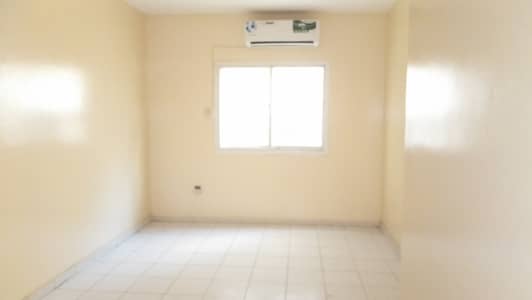 2 Bedroom Apartment for Rent in Al Mahatah, Sharjah - NICE SPACIOUS 2BHK SPLIT AC AVAILABLE FOR FAMILY