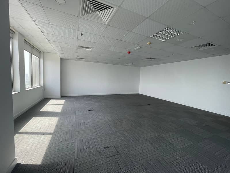 FULLY FITTED |CHILLER FREE| MID FLOOR |SZR VIEW