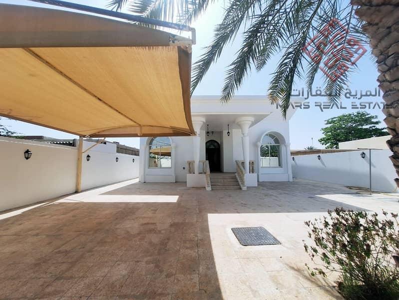 4Bhk villa available for rent in Al khazamia sharjah
