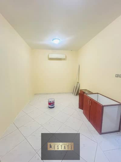 فلیٹ 1 غرفة نوم للايجار في بني ياس، أبوظبي - شقة في بني ياس شرق،بني ياس 1 غرفة 35000 درهم - 8756663