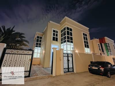 5 Bedroom Villa for Rent in Mohammed Bin Zayed City, Abu Dhabi - Luxurious Private Entrance Villa