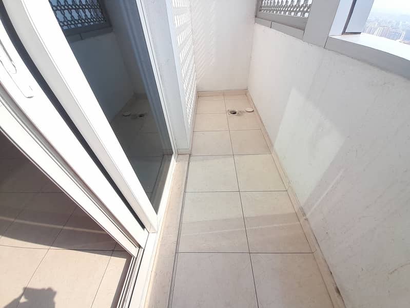 Spacious Huge 3bhk apartment with double balcony with 20days free gym&pool free in very good price 42k only Spacious Huge 3bhk apartment with double balcony with 20days free gym&pool free in very good price 42k only