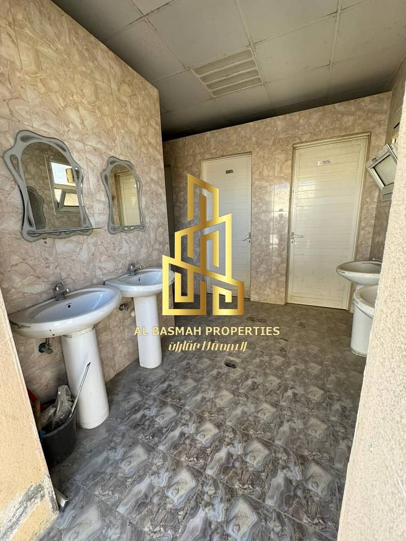 For rent a hota in Sharjah / Old Saja'a, area