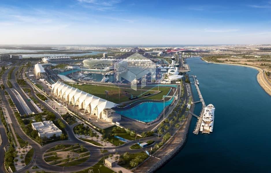 8 YAS BAY. jpg