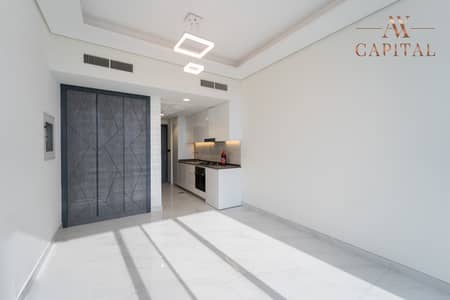 Studio for Sale in Dubai Studio City, Dubai - Ready | PHPP | Kitchen Appliances | Balcony