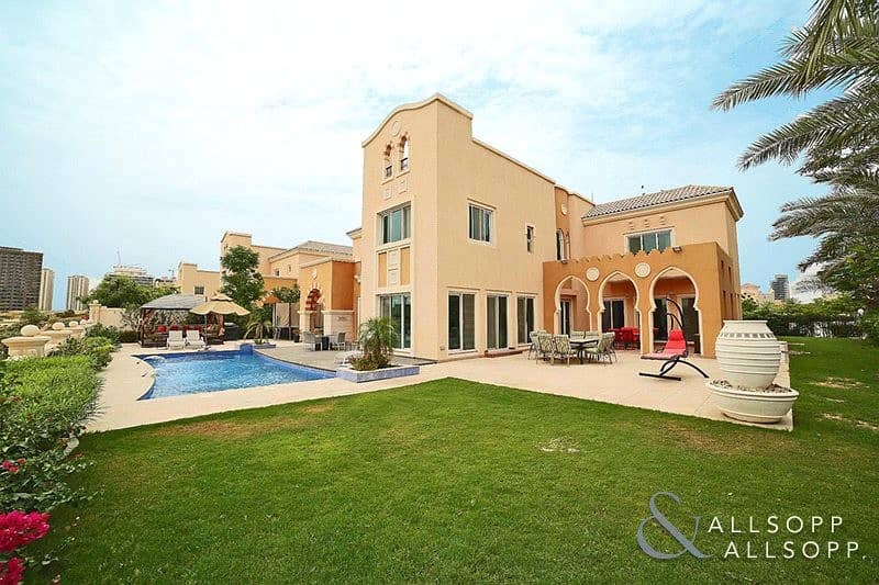 Stunning Custom A-Type Villa | Private Pool