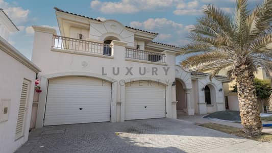 5 Bedroom Villa for Rent in Palm Jumeirah, Dubai - Upgraded | Private Pool | Beach Access | View Now