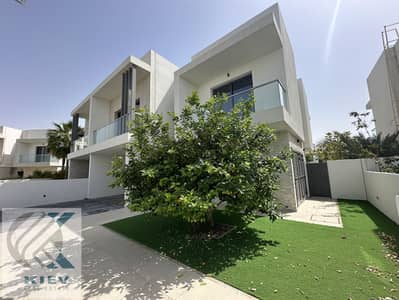 4 Bedroom Villa for Rent in Yas Island, Abu Dhabi - Vacant Now | Elegant Design | Luxurious Living | Single row