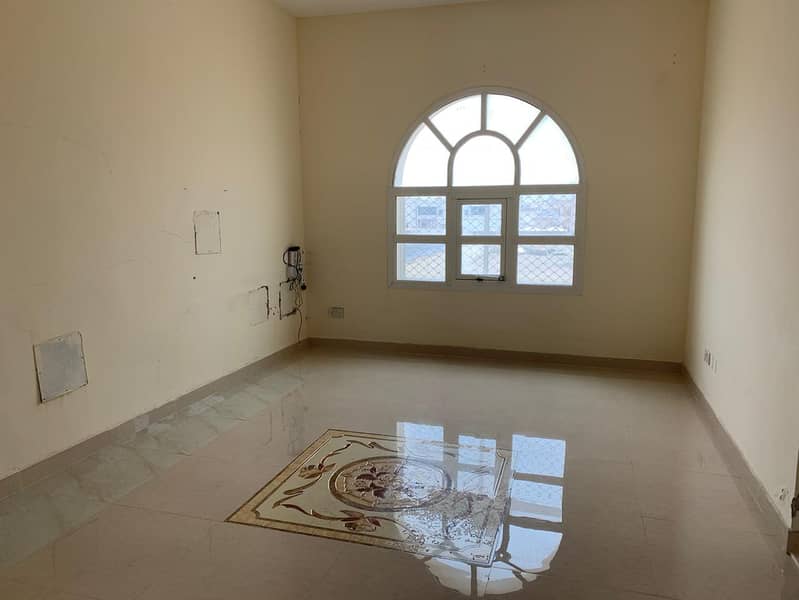 Квартира в Аль Шамха, 2 cпальни, 40000 AED - 8763814