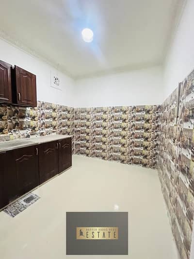 استوديو  للايجار في بني ياس، أبوظبي - شقة في بني ياس 24000 درهم - 8764206