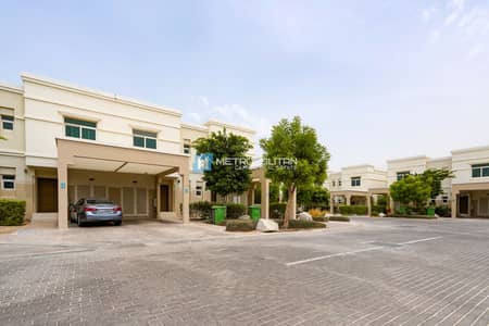 2 Bedroom Townhouse for Sale in Al Ghadeer, Abu Dhabi - Corner 2BR | Single Row | Owner Occupied