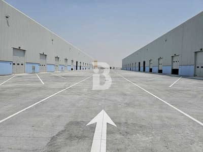 Warehouse for Rent in Al Dhafrah, Abu Dhabi - Dock Level loading |Grade A Warehouse |High Power