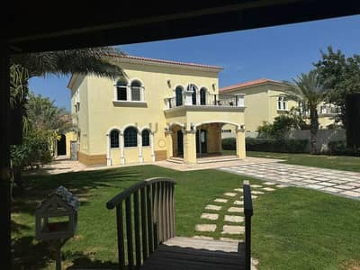3 Bedroom Villa for Rent in Jumeirah Park, Dubai - Well Maintained | Large Layout | View Now