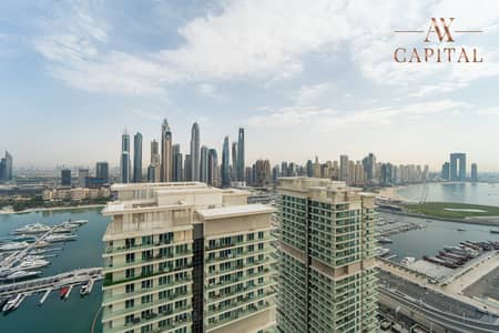 2 Bedroom Apartment for Sale in Dubai Harbour, Dubai - Vacant | High Floor | Marina View | Beach Access