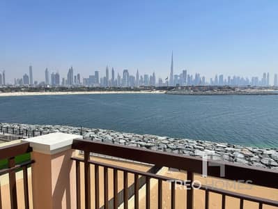 5 Bedroom Villa for Rent in Jumeirah, Dubai - Luxury Living | Sea View | Great Location