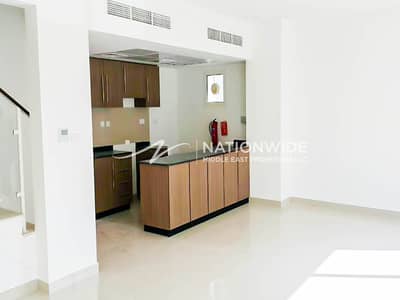 2 Bedroom Villa for Rent in Al Samha, Abu Dhabi - Cozy 2BR| Best Layout| Prime Area| Vibrant Living