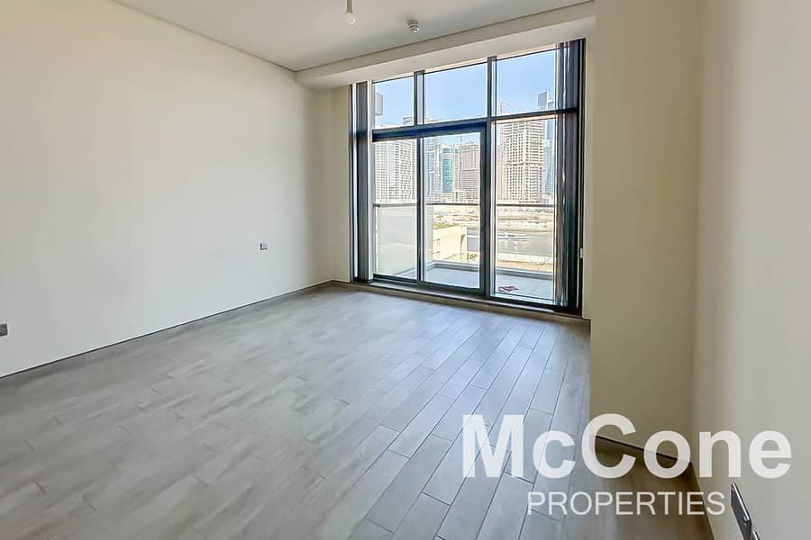 Spacious Unit | High Floor | Ready To Move In