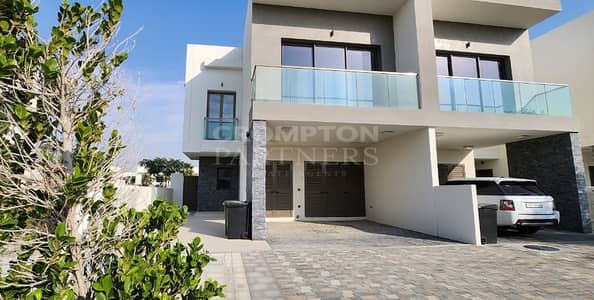 2 Bedroom Villa for Sale in Yas Island, Abu Dhabi - Ready to move in | Well Managed  | Corner