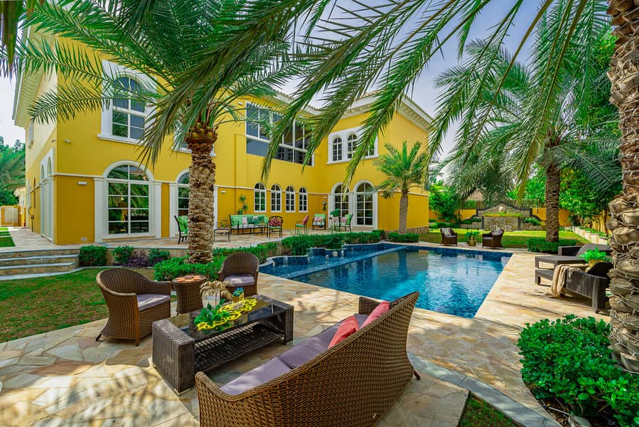 Luxury Villa  | Private Pool |  Massive Plot