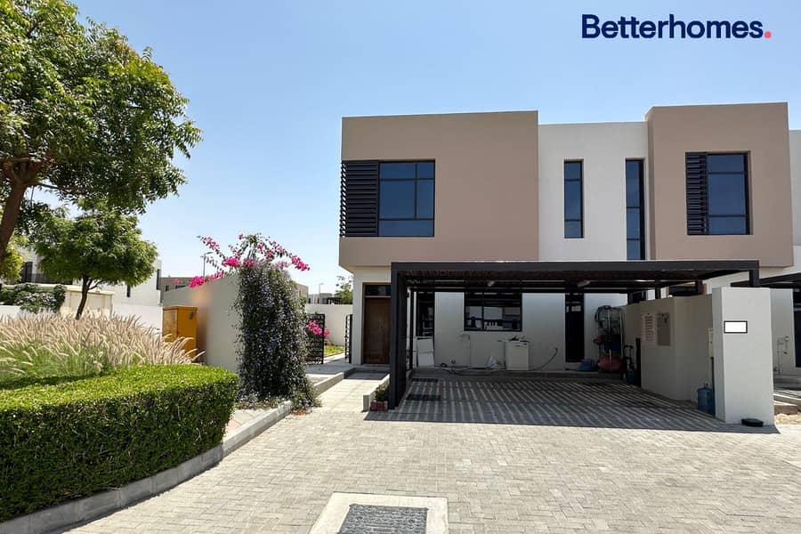 Stunning | 3 Bedroom Townhouse | Corner Unit Stunning | 3 Bedroom Townhouse | Corner Unit