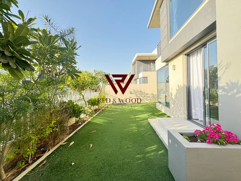 Vacant || Single Row || 4BR+Maids