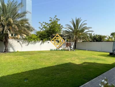 5 Bedroom Villa for Sale in Jumeirah Park, Dubai - Excellent Location | 5BR + Maid | Well Kept