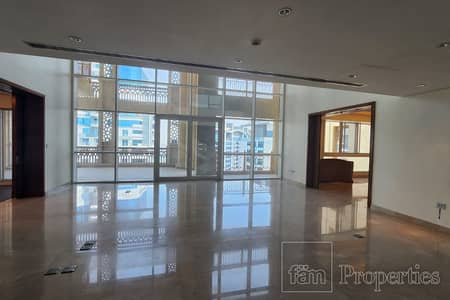 4 Bedroom Penthouse for Rent in Palm Jumeirah, Dubai - Sea View | unfurnished | High Floor | Duplex